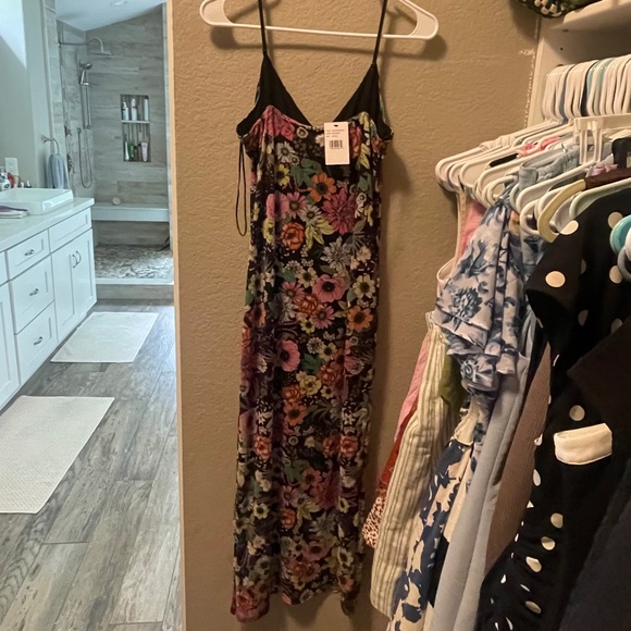 AFRM mid length floral dress - Picture 2 of 3